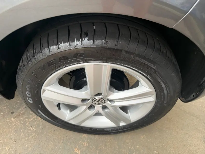 VOLKSWAGEN Fox - Foto