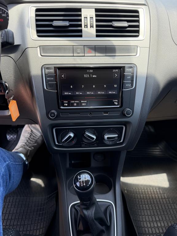 VOLKSWAGEN Fox - Foto