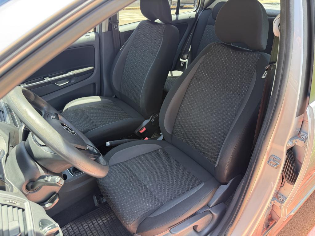 VOLKSWAGEN Fox - Foto