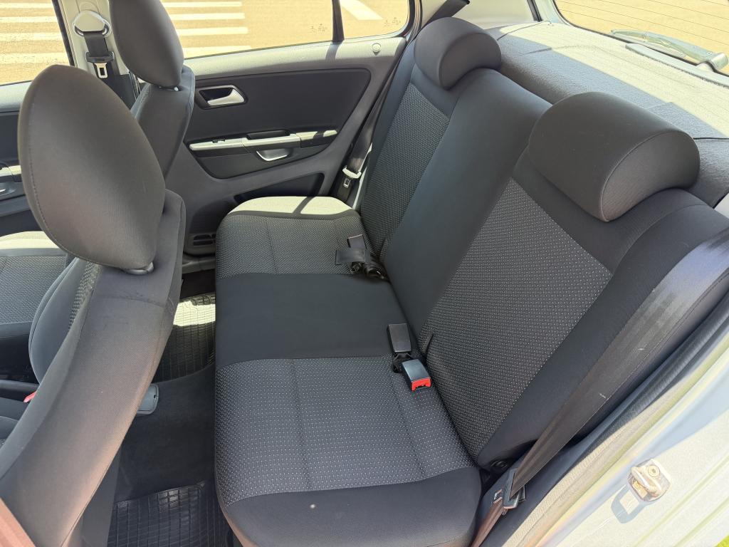 VOLKSWAGEN Fox - Foto