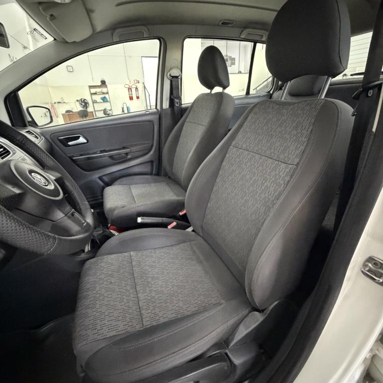 VOLKSWAGEN Fox - Foto