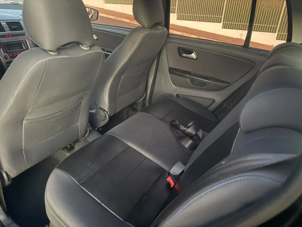 VOLKSWAGEN Fox - Foto