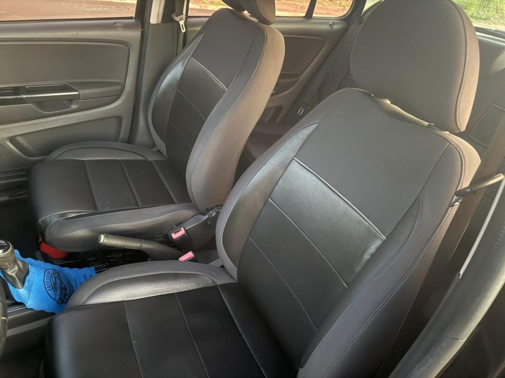 VOLKSWAGEN Fox - Foto