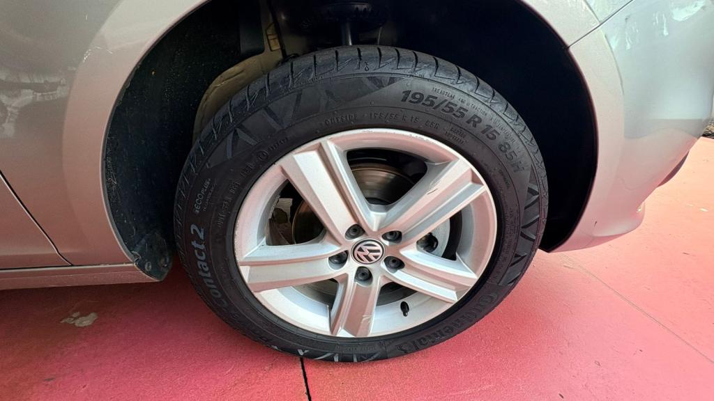 VOLKSWAGEN Fox - Foto