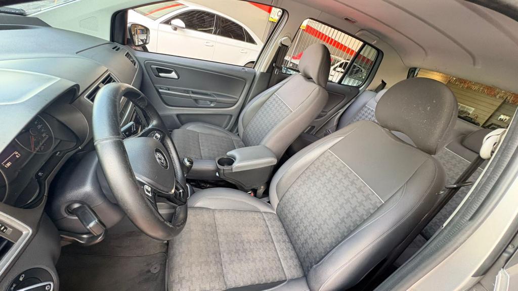 VOLKSWAGEN Fox - Foto