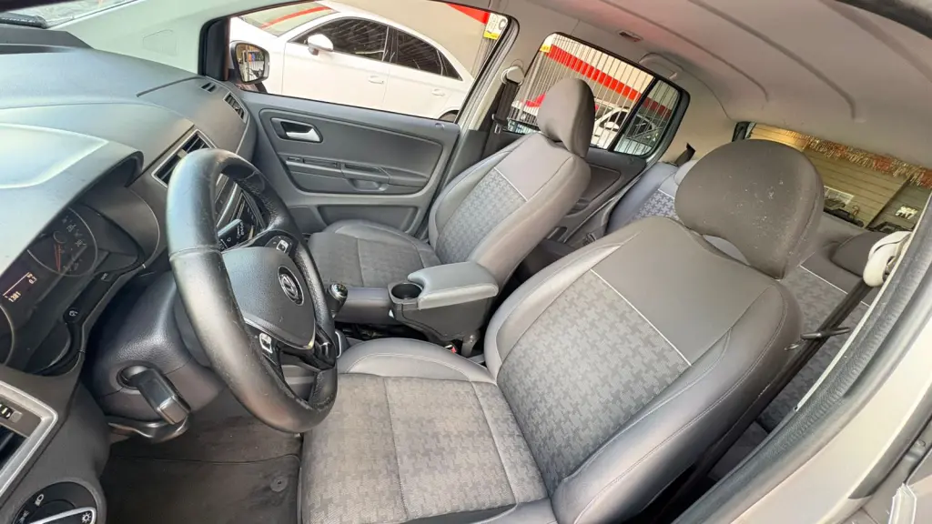 VOLKSWAGEN Fox - Foto