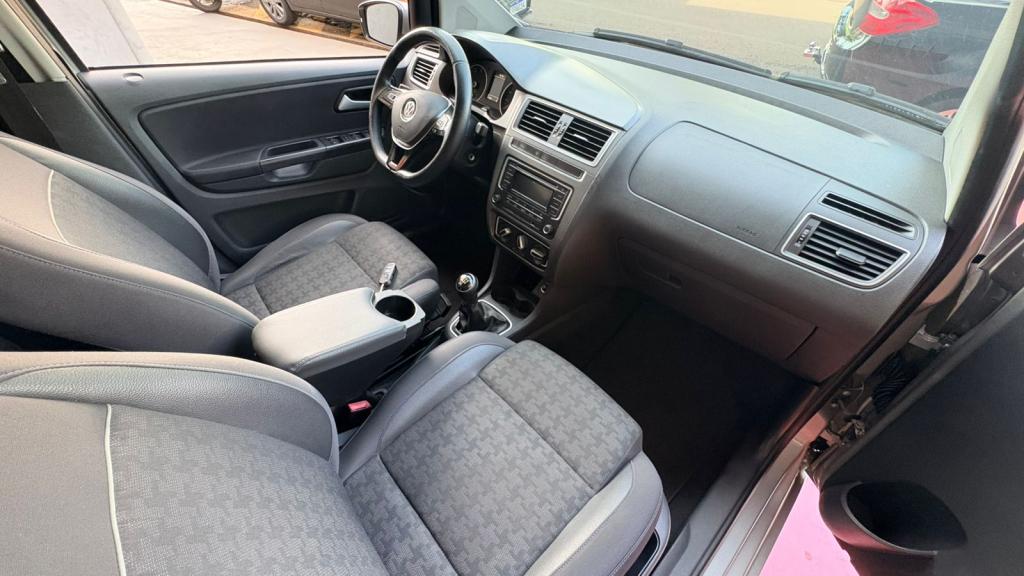 VOLKSWAGEN Fox - Foto