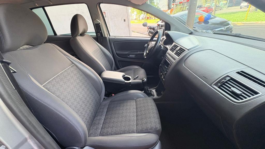 VOLKSWAGEN Fox - Foto