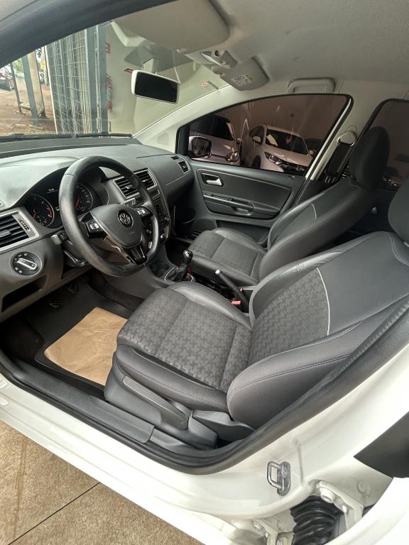 VOLKSWAGEN Fox - Foto