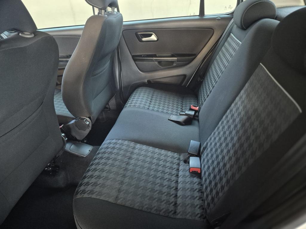 VOLKSWAGEN Fox - Foto