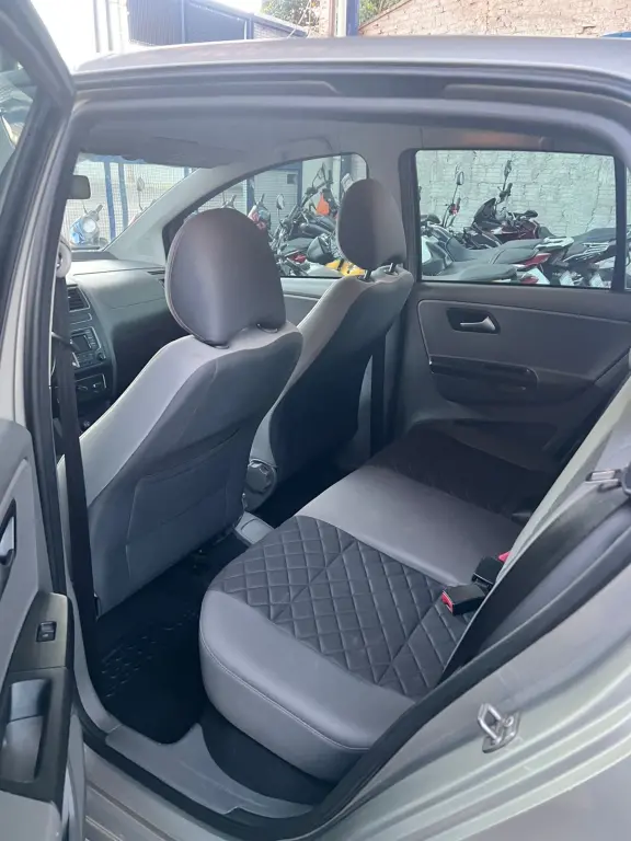 VOLKSWAGEN Fox - Foto