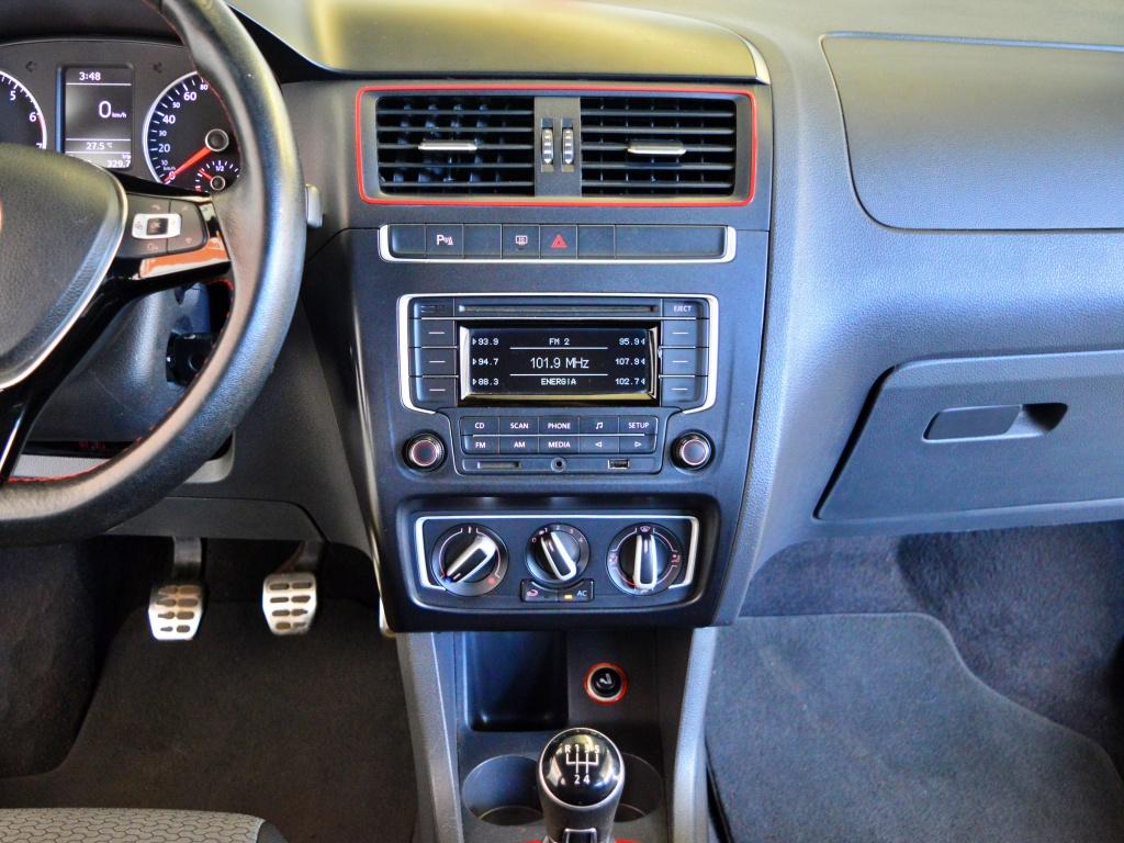 VOLKSWAGEN Fox - Foto