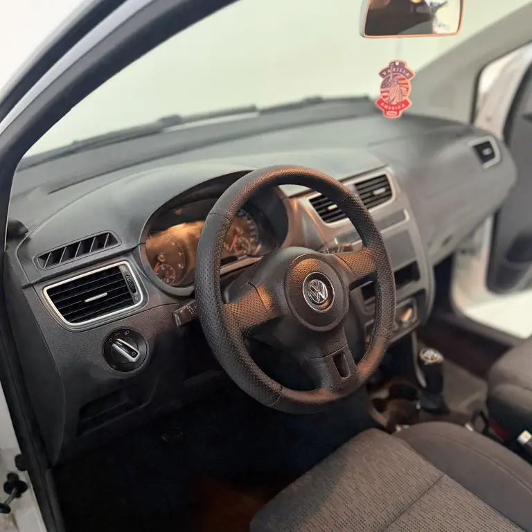 VOLKSWAGEN Fox - Foto