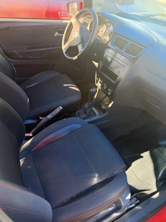 VOLKSWAGEN Fox - Foto
