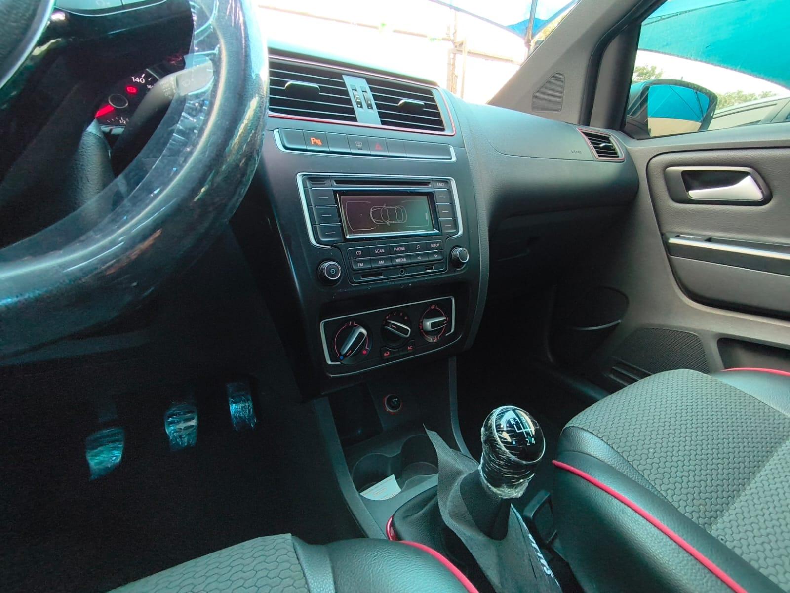 VOLKSWAGEN Fox - Foto