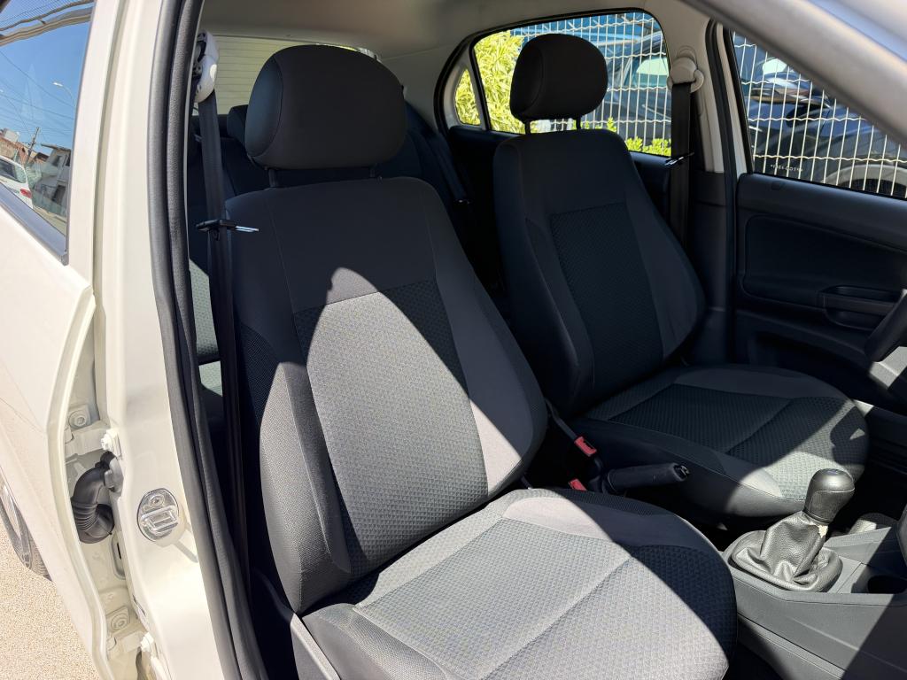 VOLKSWAGEN Gol - Foto