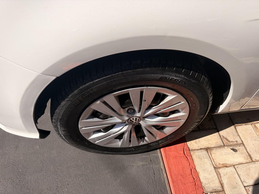 VOLKSWAGEN Gol - Foto