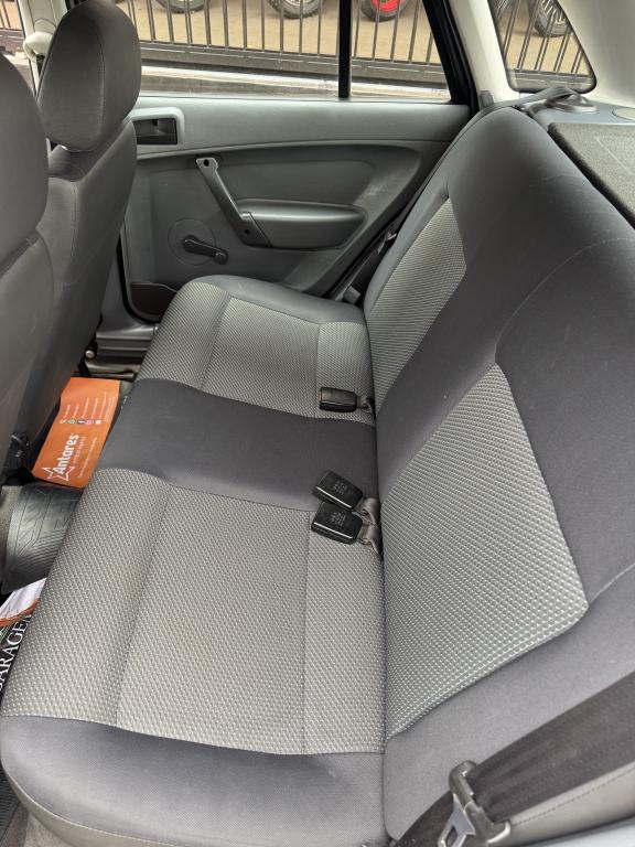 VOLKSWAGEN Gol - Foto