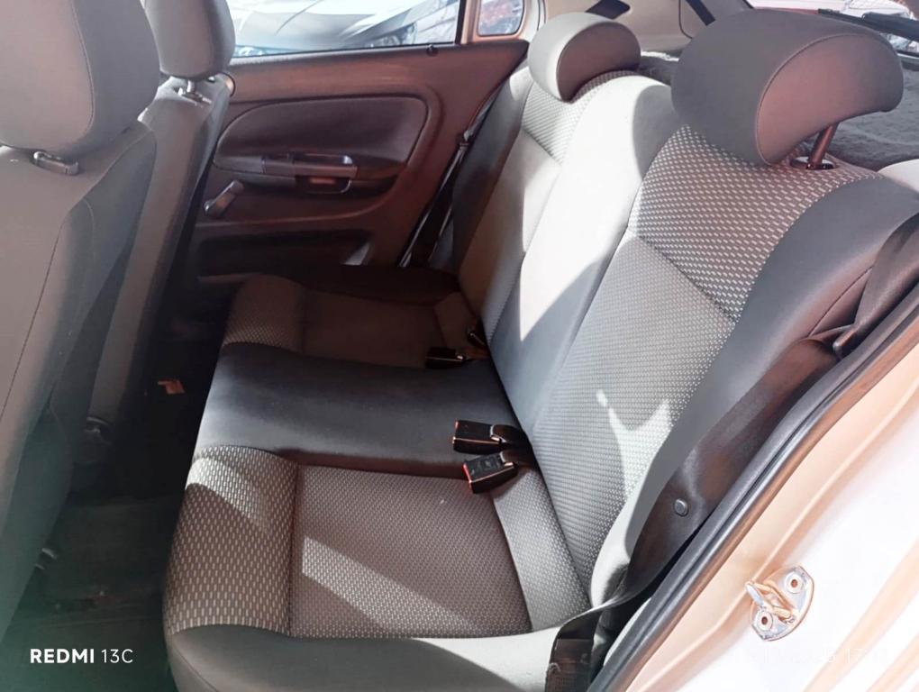 VOLKSWAGEN Gol - Foto