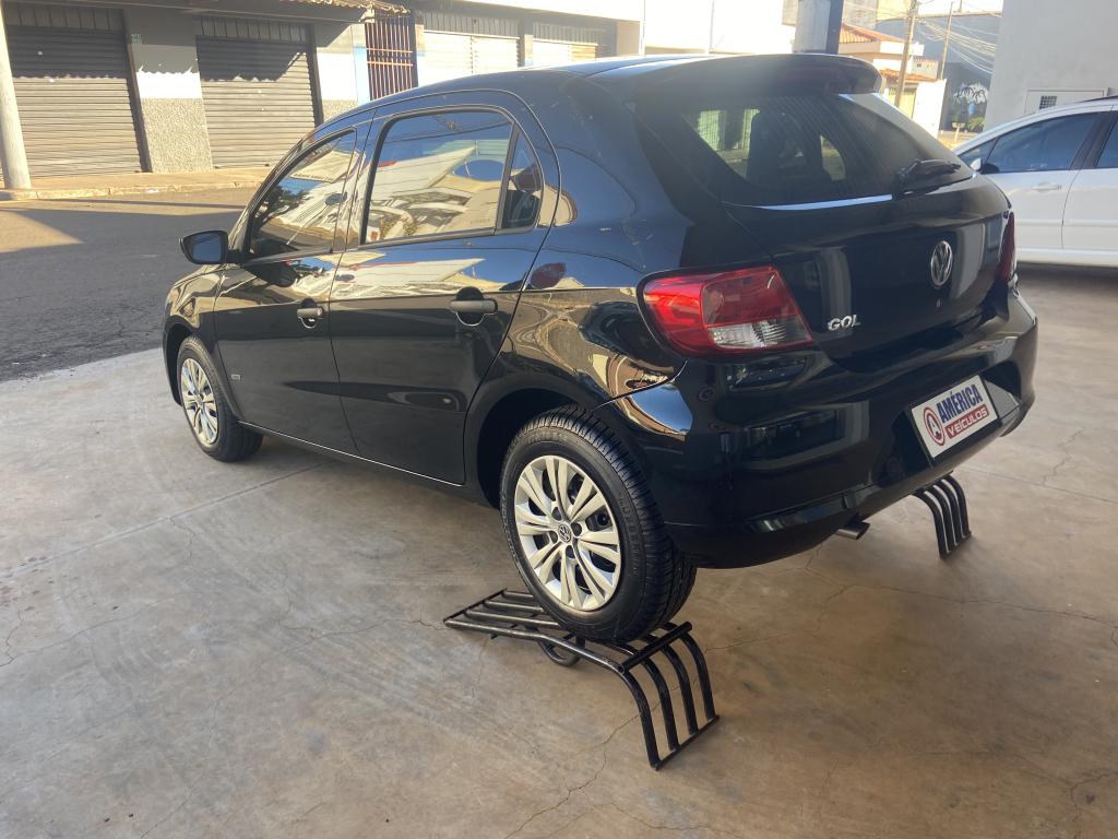 VOLKSWAGEN Gol - Foto