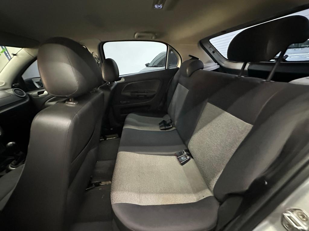 VOLKSWAGEN Gol - Foto