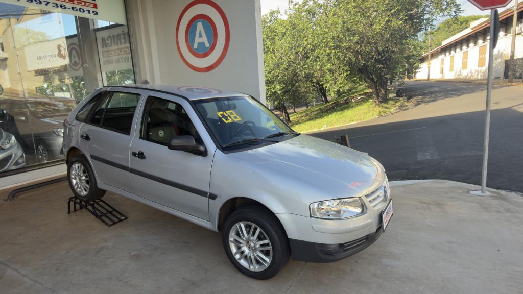 VOLKSWAGEN Gol
