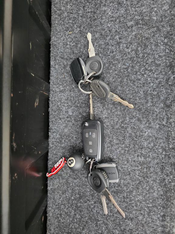 VOLKSWAGEN Gol - Foto