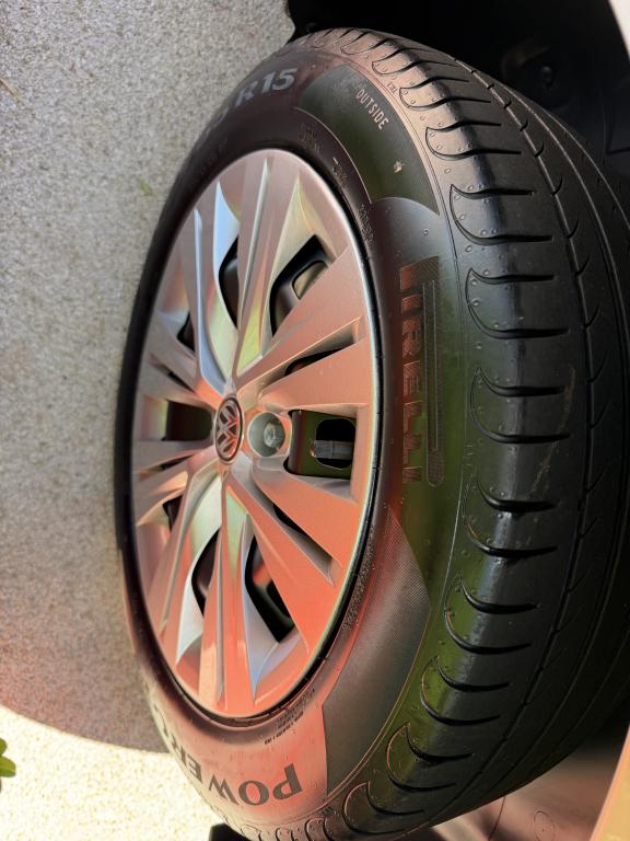 VOLKSWAGEN Gol - Foto