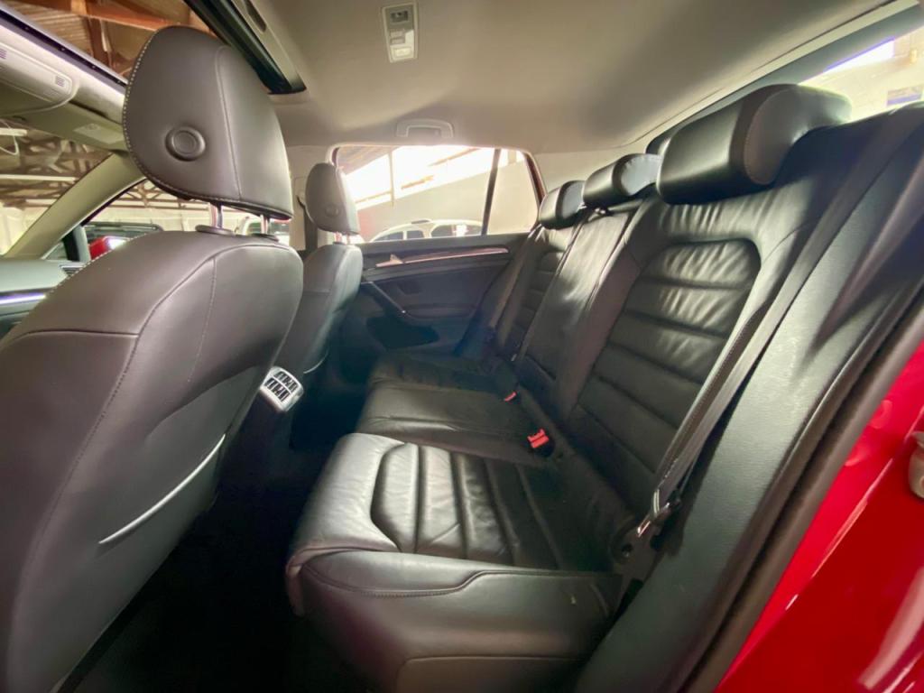 VOLKSWAGEN Golf - Foto