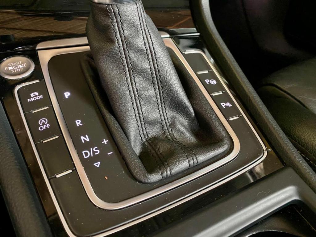 VOLKSWAGEN Golf - Foto