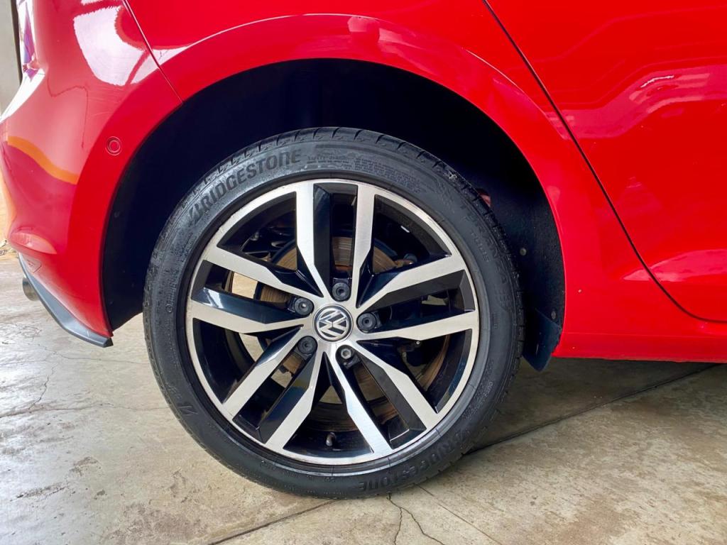 VOLKSWAGEN Golf - Foto