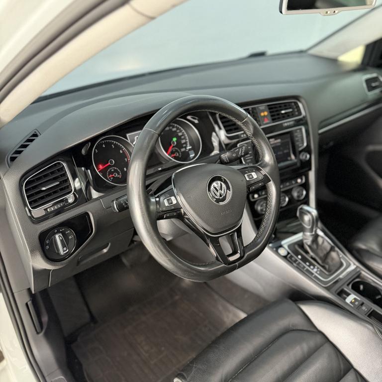 VOLKSWAGEN Golf - Foto