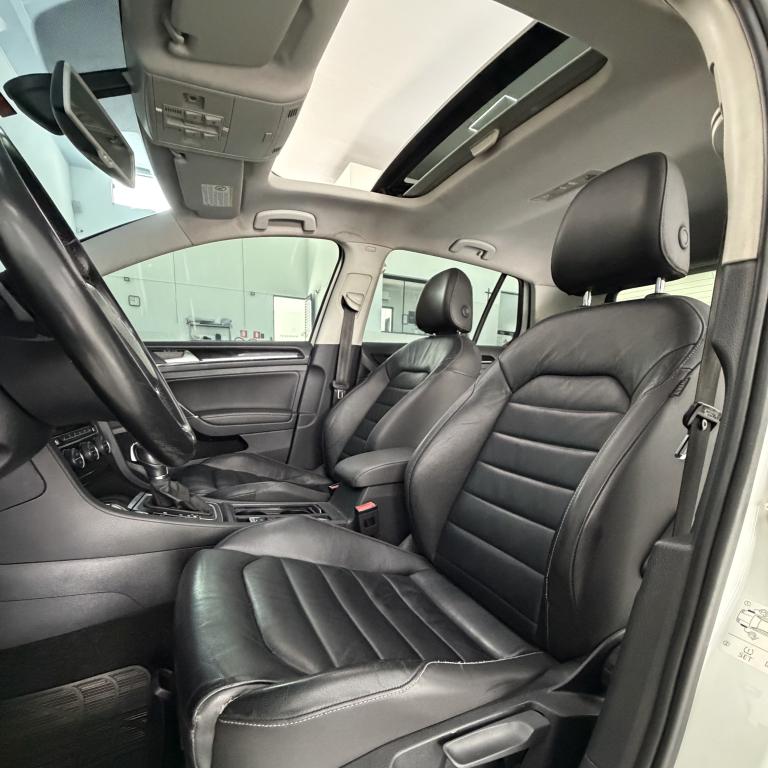 VOLKSWAGEN Golf - Foto