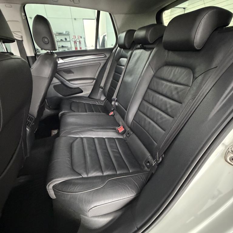 VOLKSWAGEN Golf - Foto