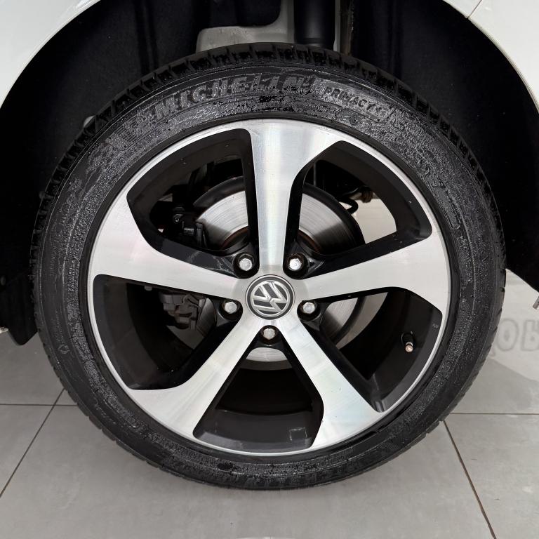 VOLKSWAGEN Golf - Foto