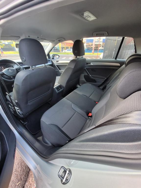 VOLKSWAGEN Golf - Foto