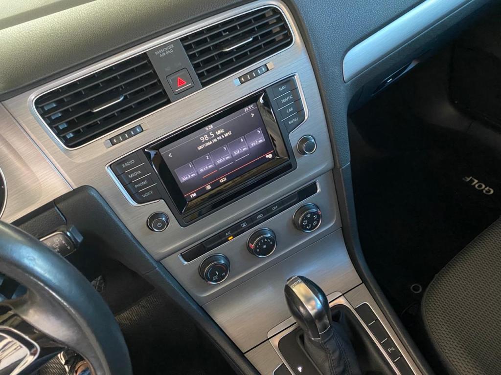 VOLKSWAGEN Golf - Foto