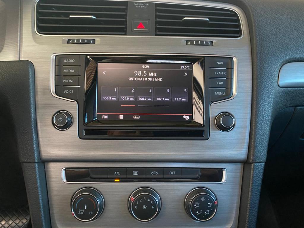 VOLKSWAGEN Golf - Foto