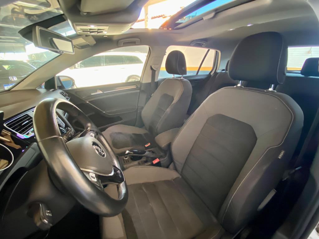 VOLKSWAGEN Golf - Foto