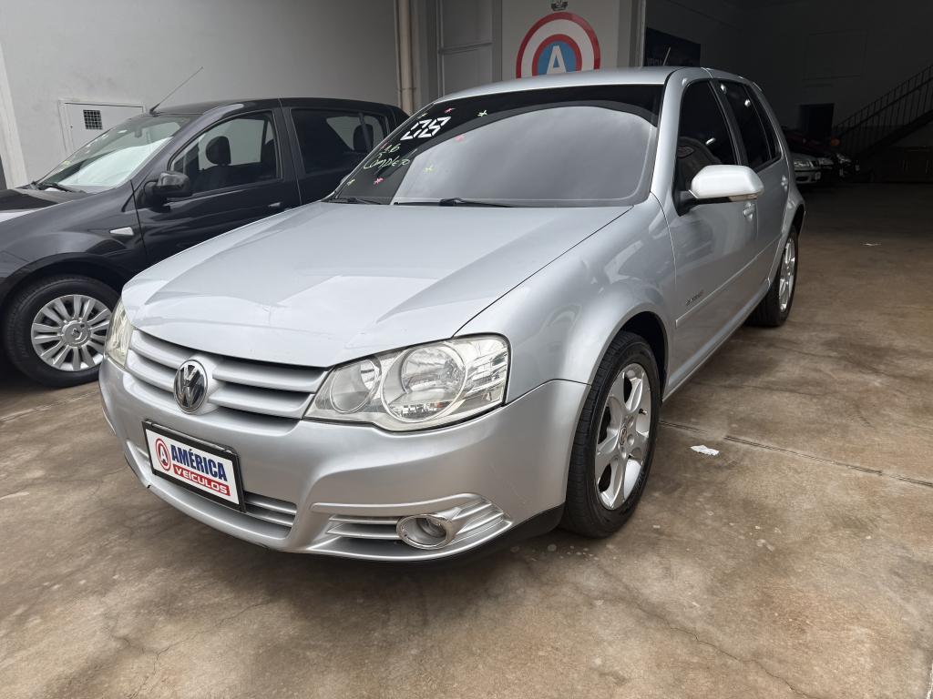 VOLKSWAGEN Golf - Foto