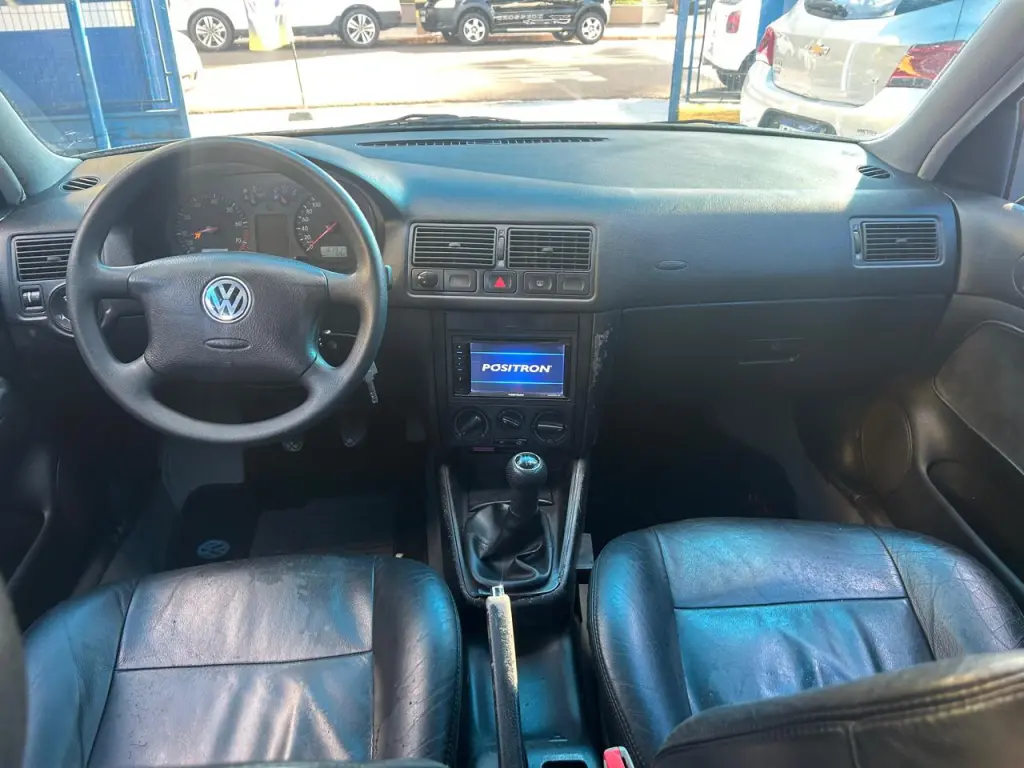 VOLKSWAGEN Golf - Foto