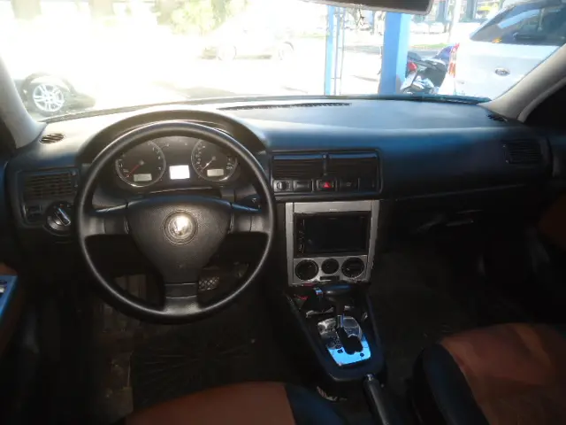VOLKSWAGEN Golf - Foto