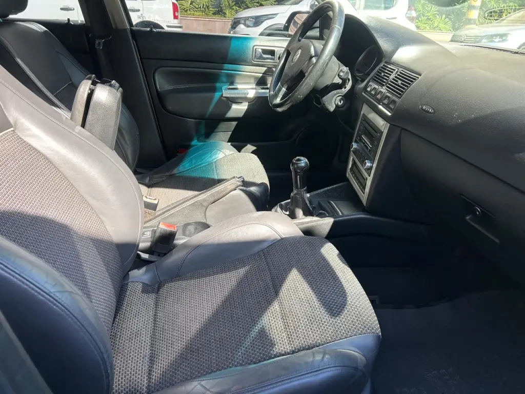 VOLKSWAGEN Golf - Foto