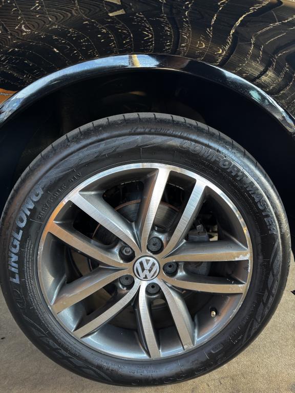 VOLKSWAGEN Golf - Foto
