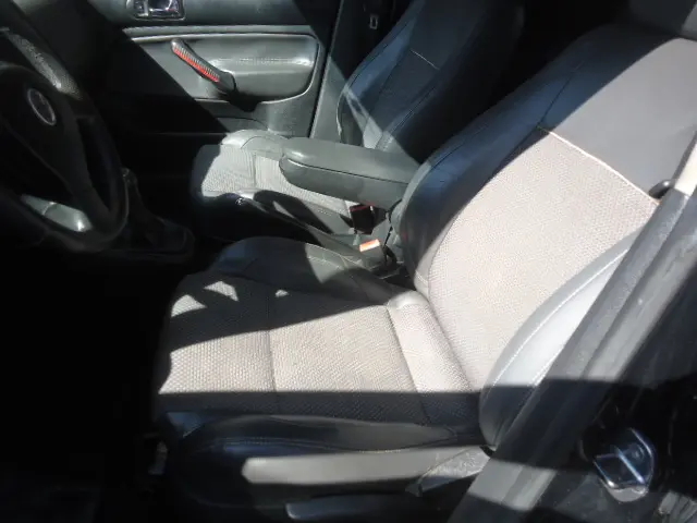 VOLKSWAGEN Golf - Foto