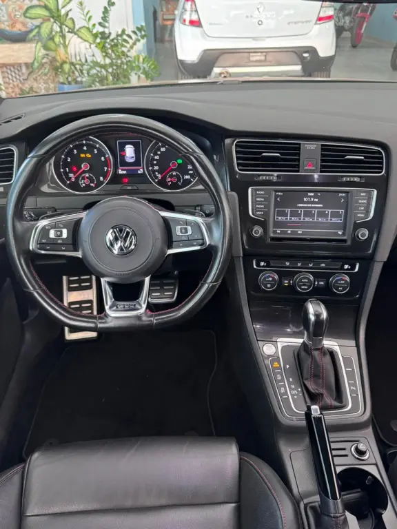 VOLKSWAGEN Golf - Foto