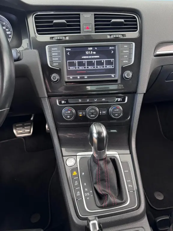 VOLKSWAGEN Golf - Foto