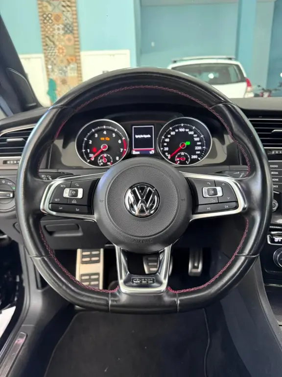 VOLKSWAGEN Golf - Foto