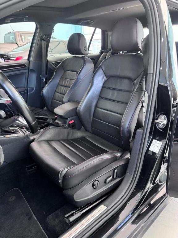 VOLKSWAGEN Golf - Foto