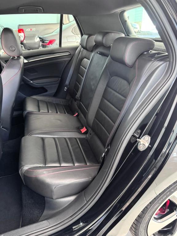 VOLKSWAGEN Golf - Foto